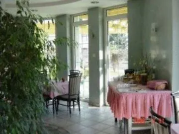 **  לינה וארוחת בוקר בודפשט Belle Fleur Panzio הונגריה
