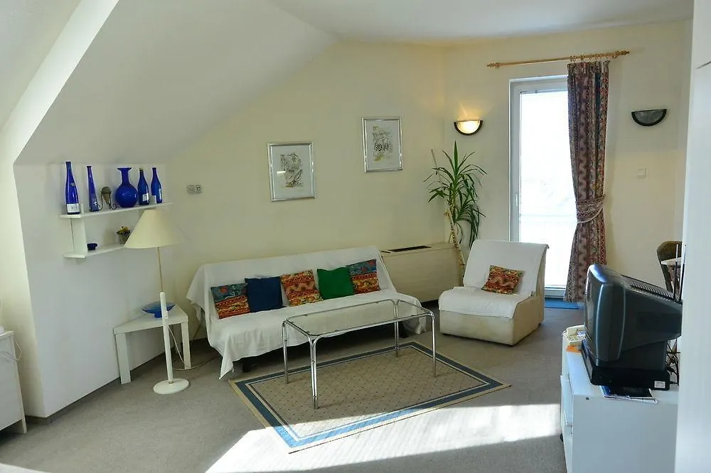 Bed and Breakfast Belle Fleur Panzio Будапешт 2*,