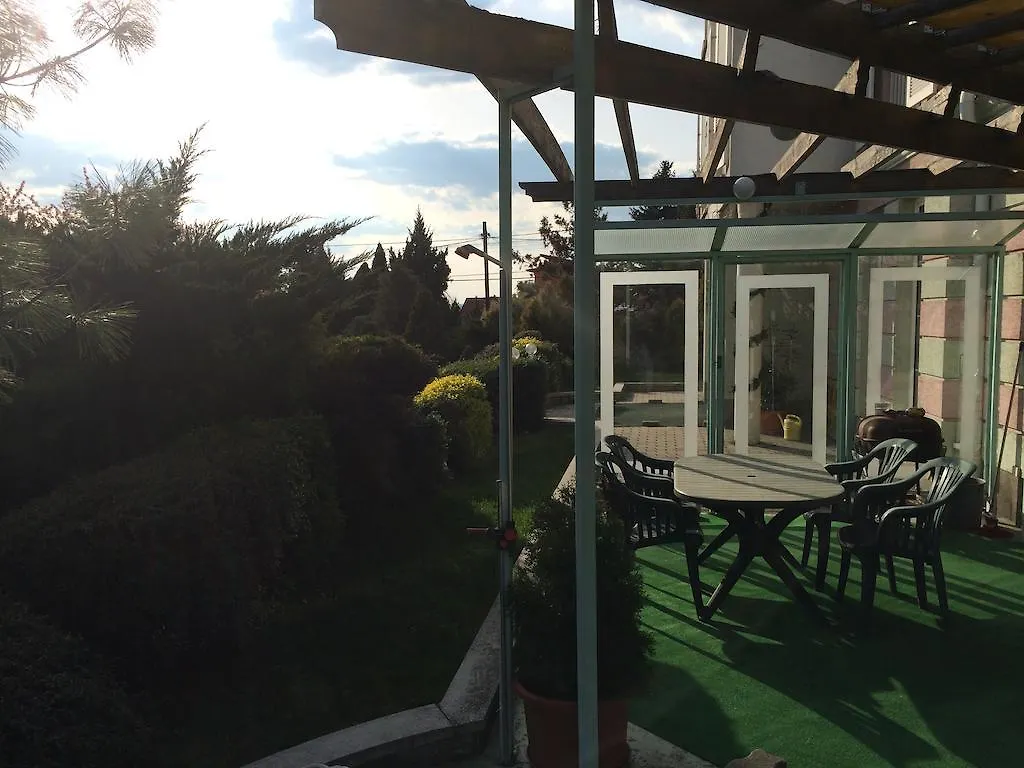 Bed and Breakfast Belle Fleur Panzio Будапешт 2*,  Венгрия